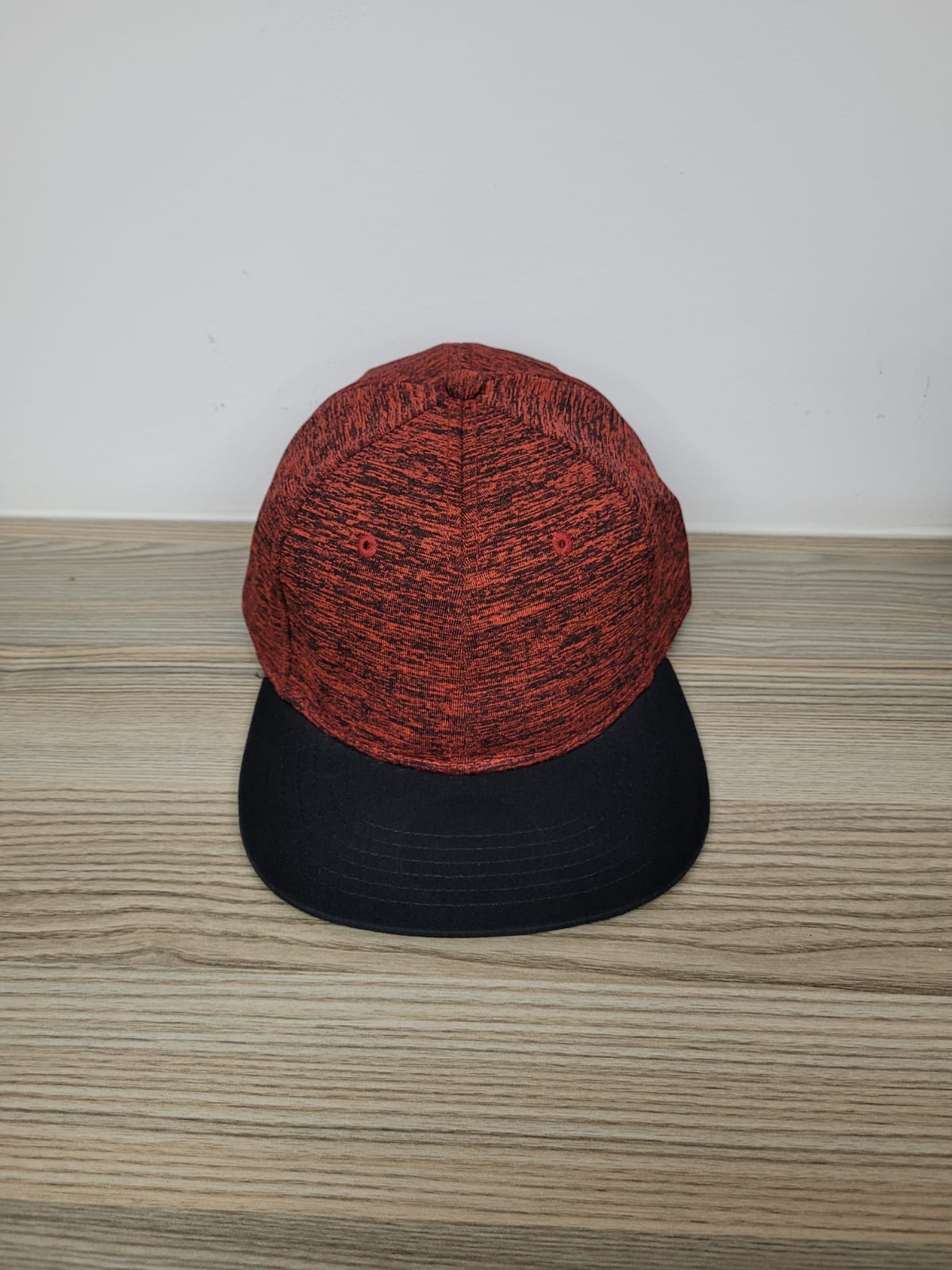 DKPS #271 GORRA PLANA JASPE POL 95% SPANDEX 5%.AJUSTE VELCRO