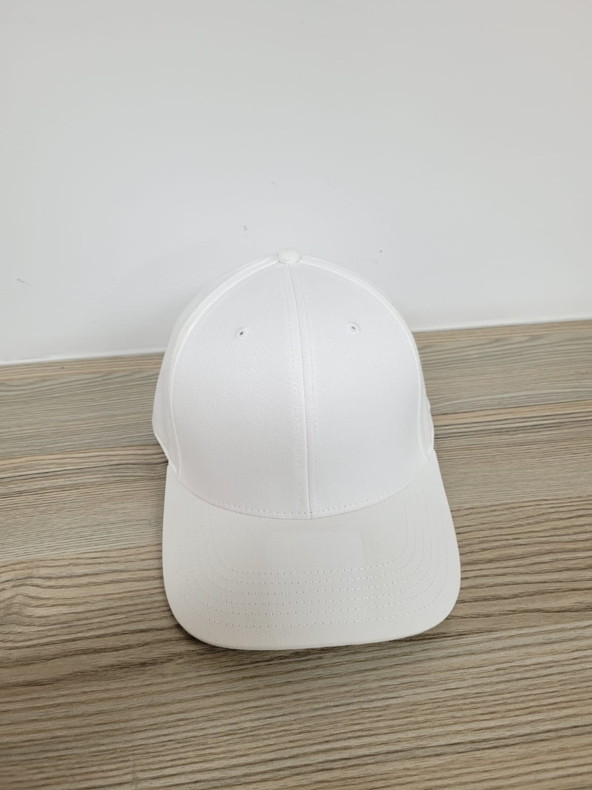 GORRA PRO 65% ALGODON 35% POLIESTER AJUSTE DE HEBILLA METALICA