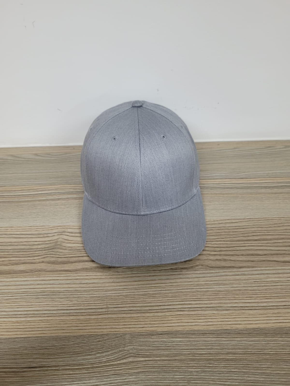 GORRA PRO 65% ALGODON 35% POLIESTER AJUSTE DE HEBILLA METALICA