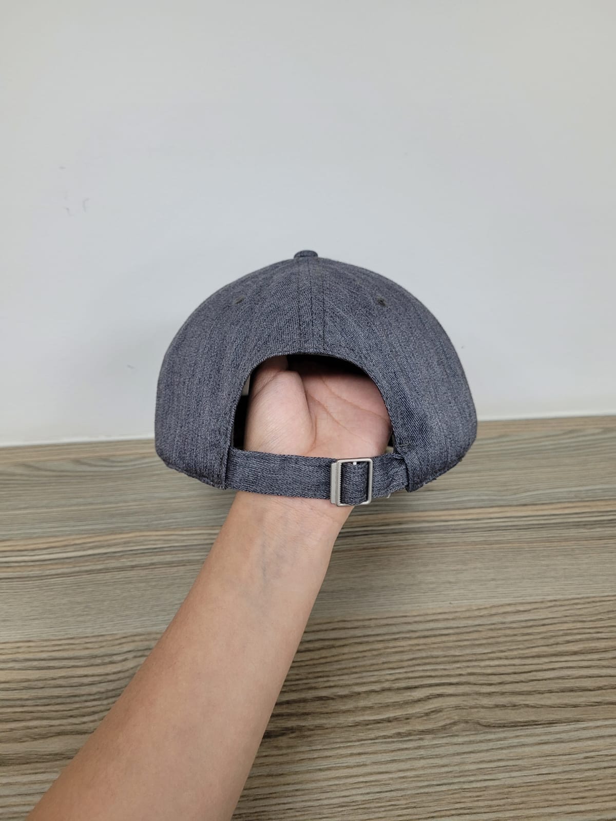GORRA PRO 65% ALGODON 35% POLIESTER AJUSTE DE HEBILLA METALICA