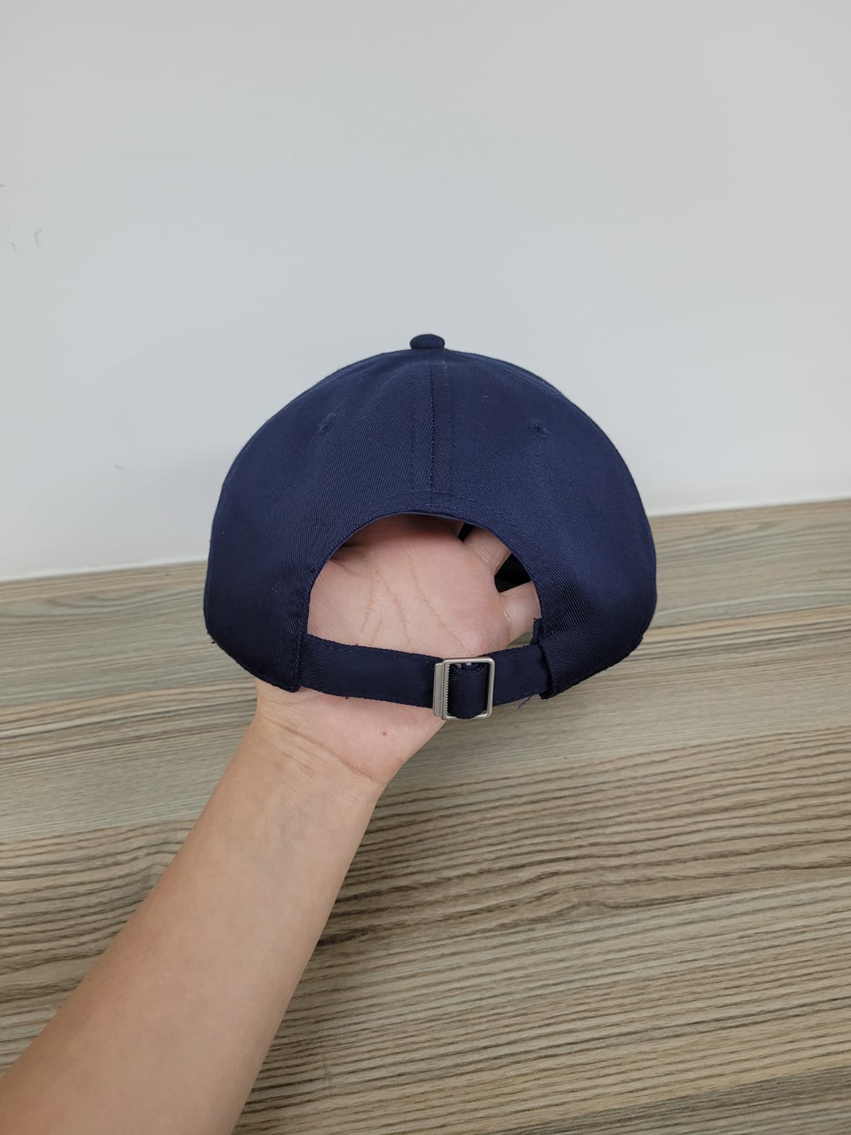 GORRA PRO 65% ALGODON 35% POLIESTER AJUSTE DE HEBILLA METALICA