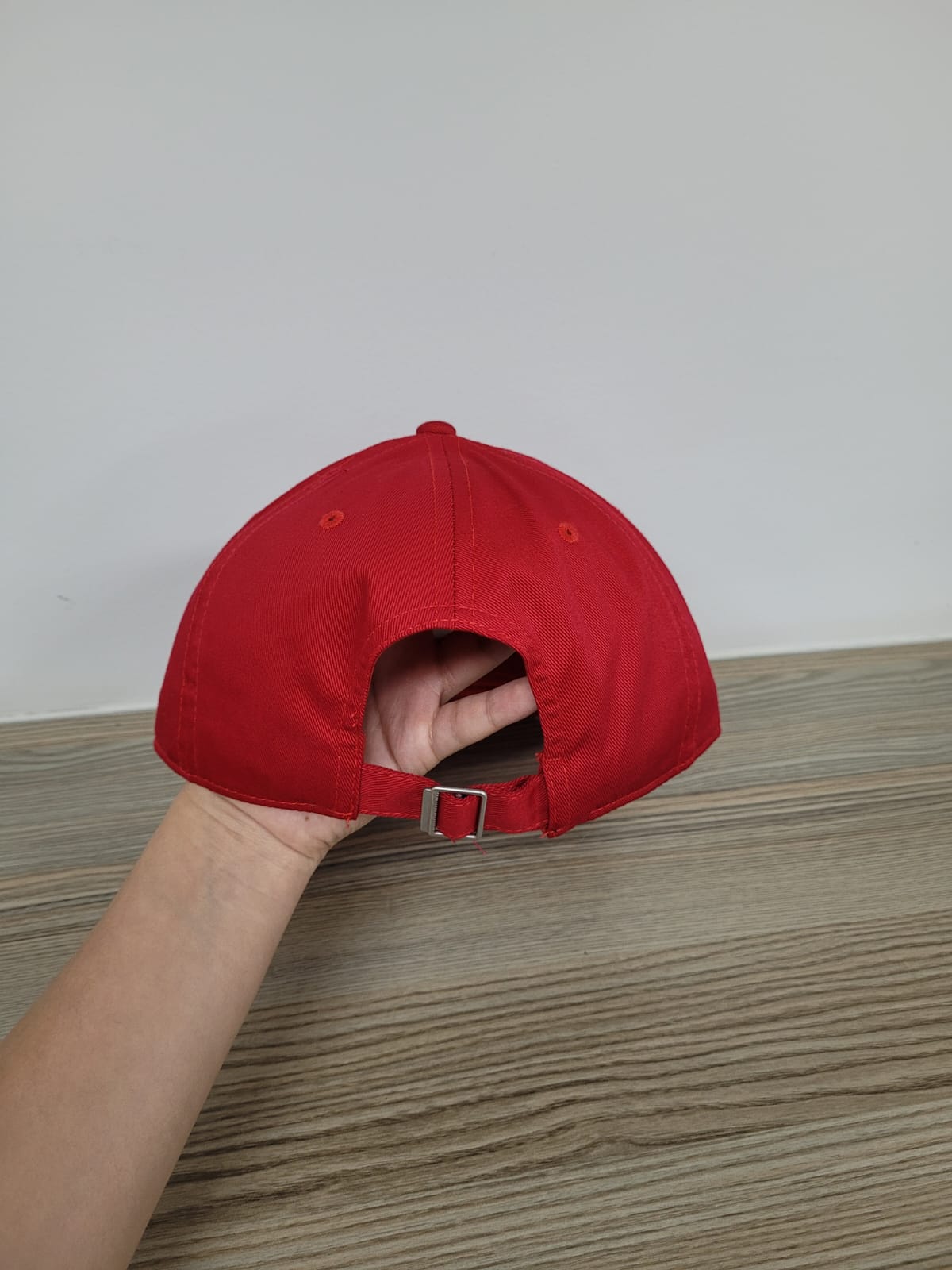 GORRA PRO 65% ALGODON 35% POLIESTER AJUSTE DE HEBILLA METALICA