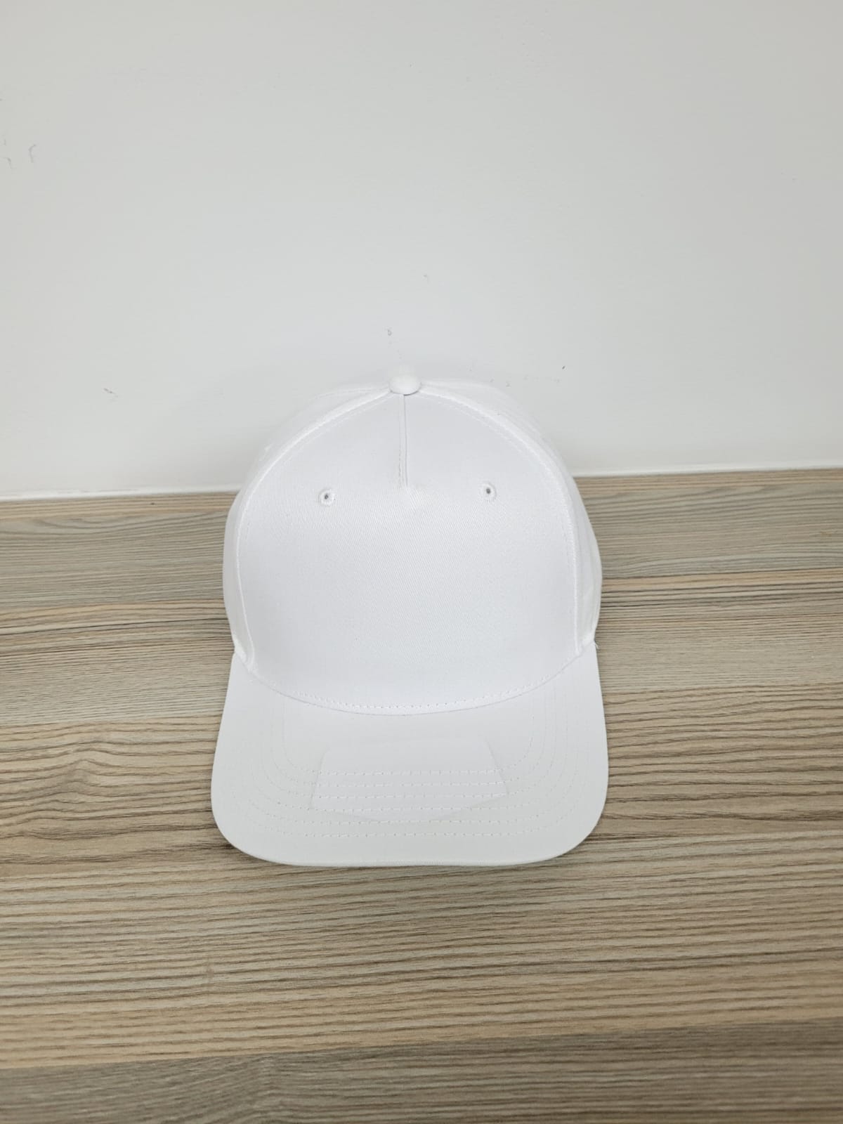 GORRA FULL 100% POLIESTER 5 GAJOS AJUSTE DE HEBILLA METALICA