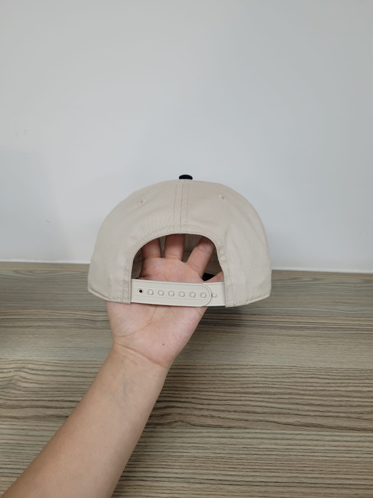 GORRA FULL PLUS 65% ALGODON 35% POLIESTER AJUSTE DE PLASTICO 5 GAJOS
