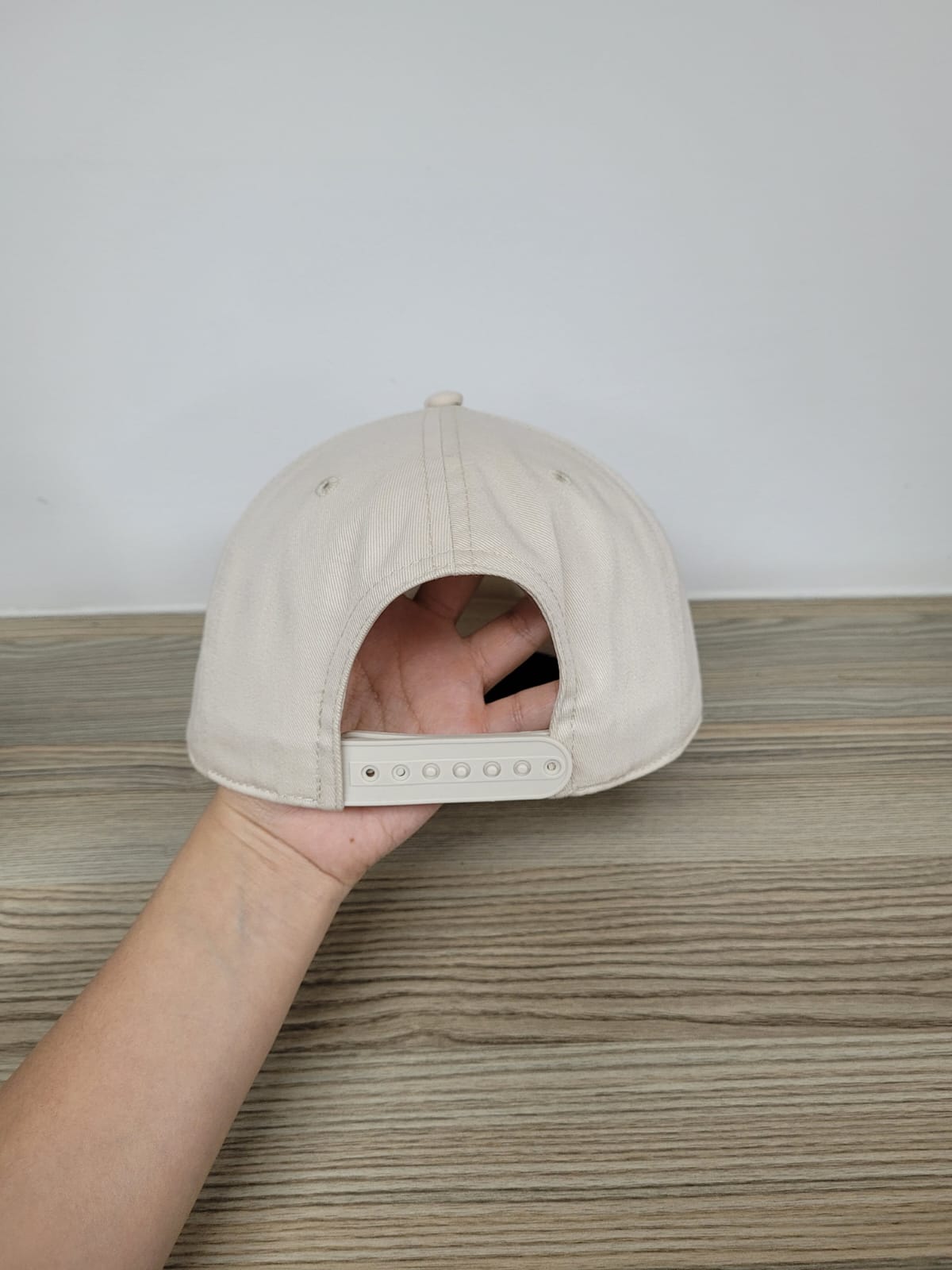 GORRA FULL PLUS 65% ALGODON 35% POLIESTER AJUSTE DE PLASTICO 5 GAJOS