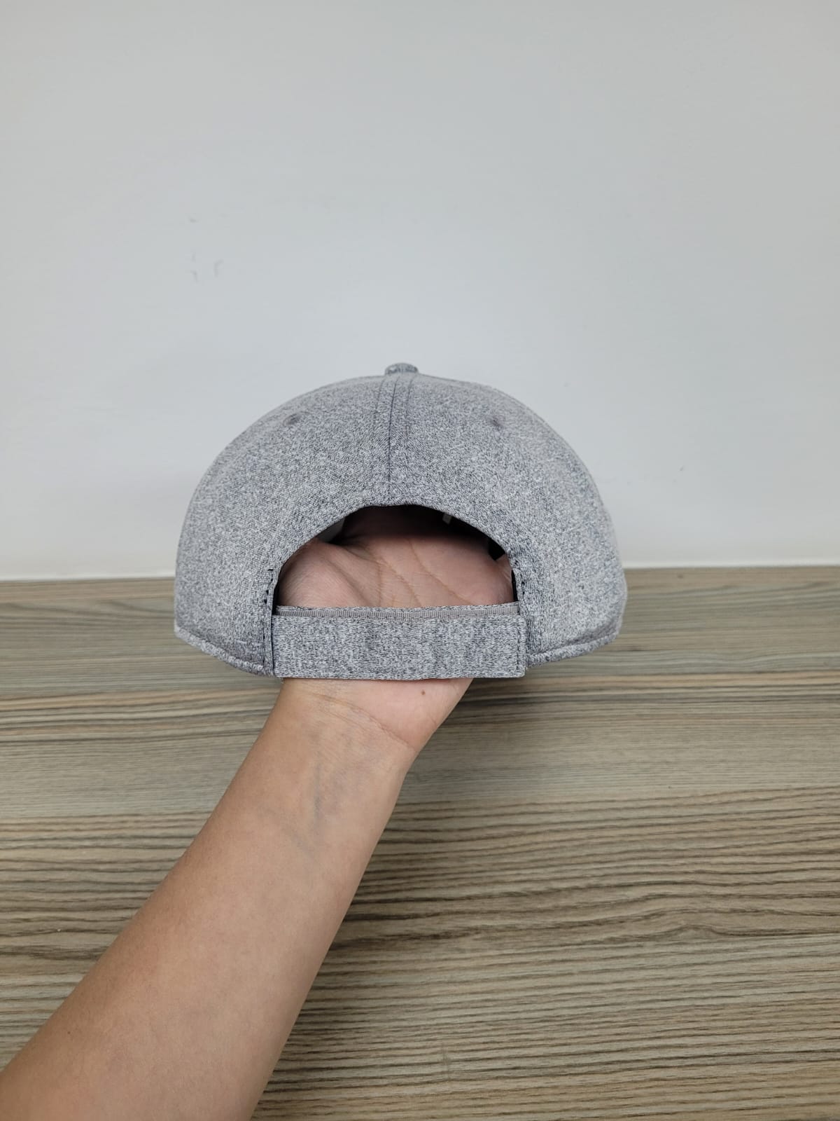 DKPS #220 GORRA JASPE POL 95% SPANDEX 5%. AJUSTE VELCRO