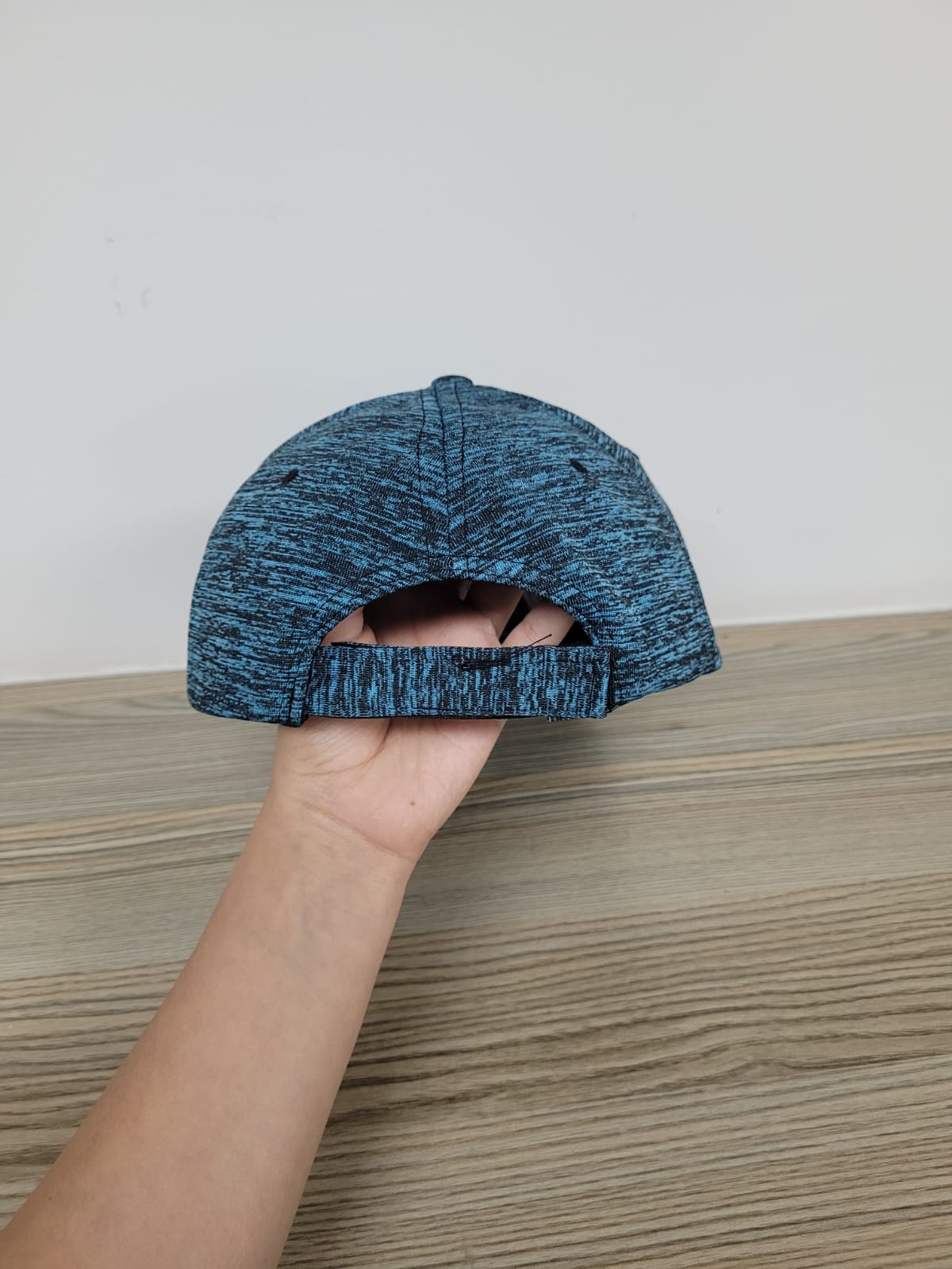 DKPS #220 GORRA JASPE POL 95% SPANDEX 5%. AJUSTE VELCRO