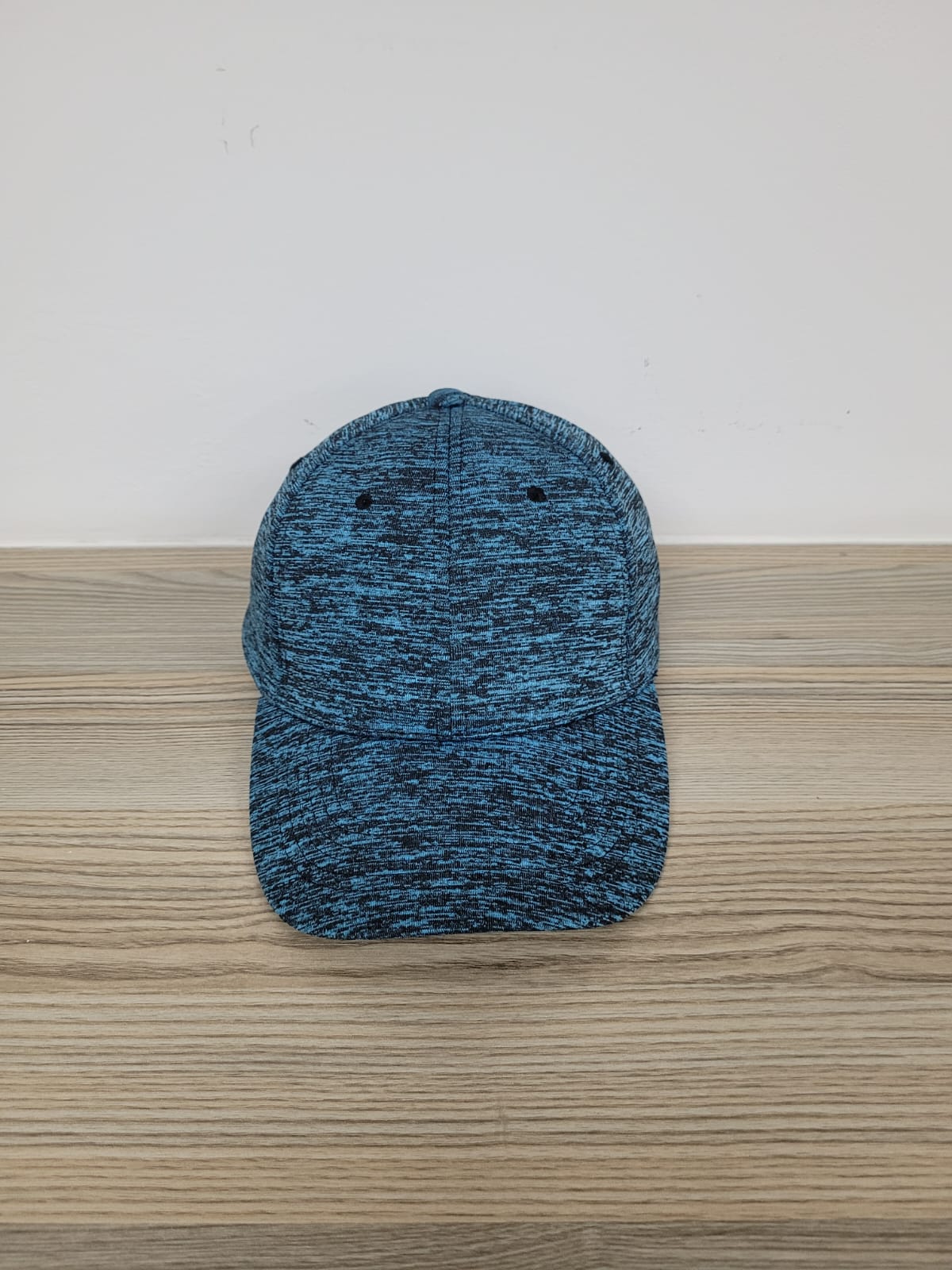 DKPS #220 GORRA JASPE POL 95% SPANDEX 5%. AJUSTE VELCRO