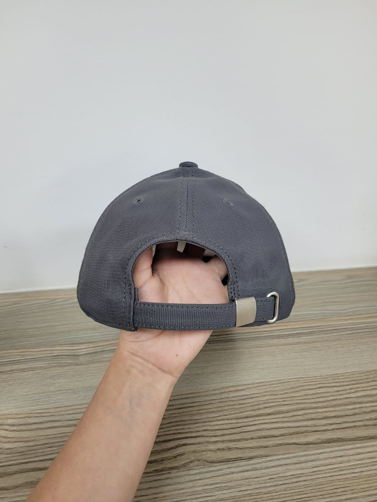 DKPS #245 GORRA CITY , POL 94% SPAN 6%, AJUSTE METALICO Y OJILLO METALICO