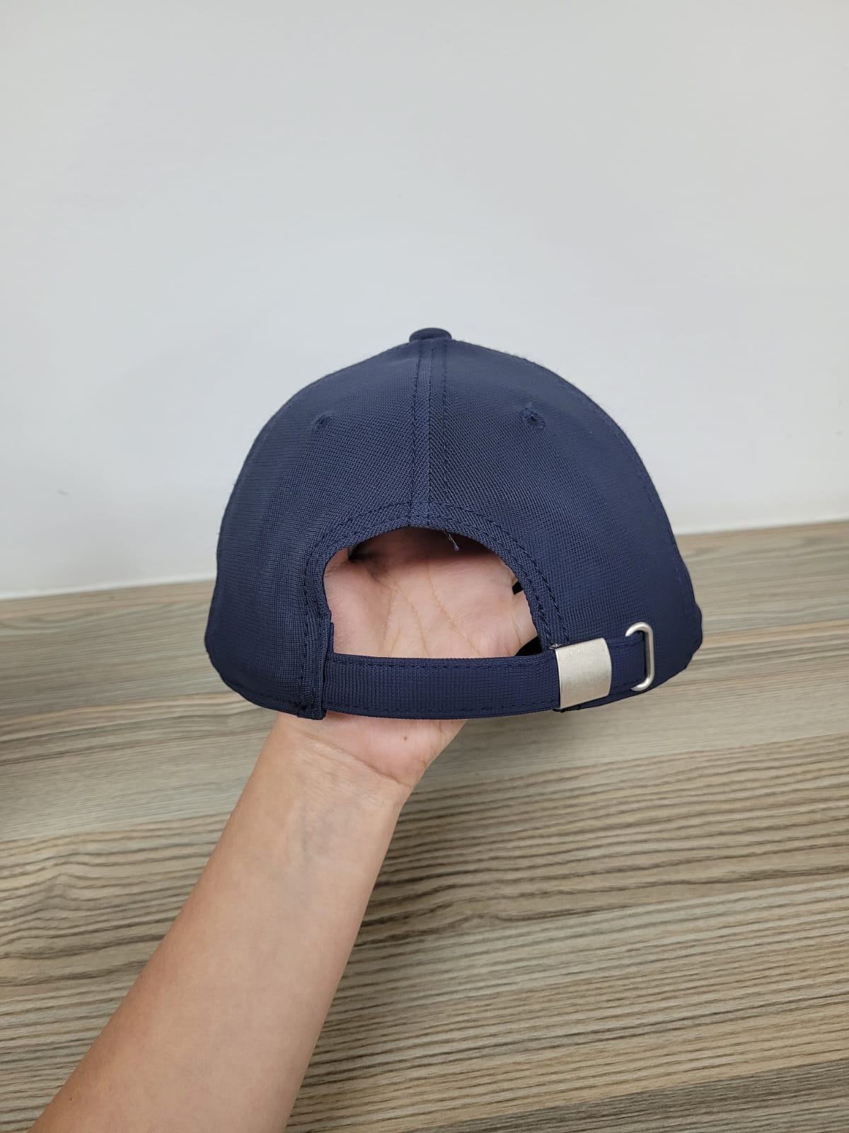 DKPS #245 GORRA CITY , POL 94% SPAN 6%, AJUSTE METALICO Y OJILLO METALICO