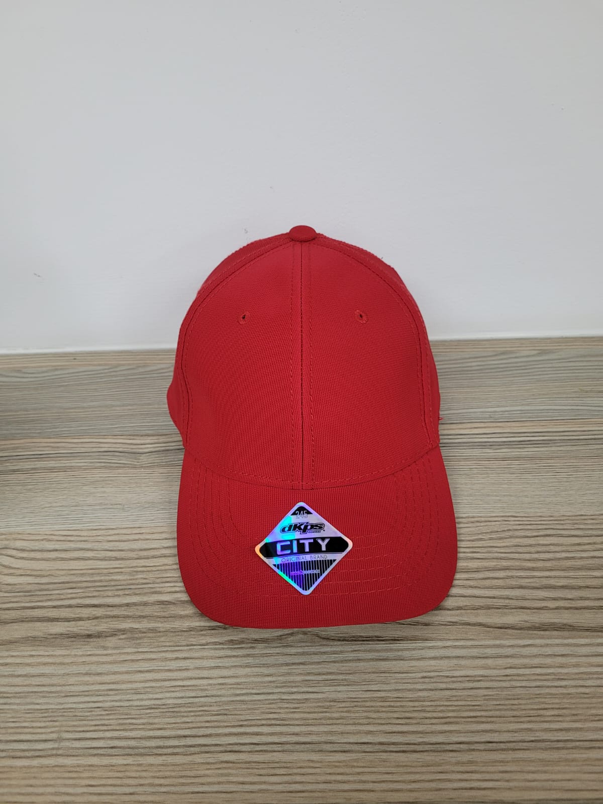 DKPS #245 GORRA CITY , POL 94% SPAN 6%, AJUSTE METALICO Y OJILLO METALICO