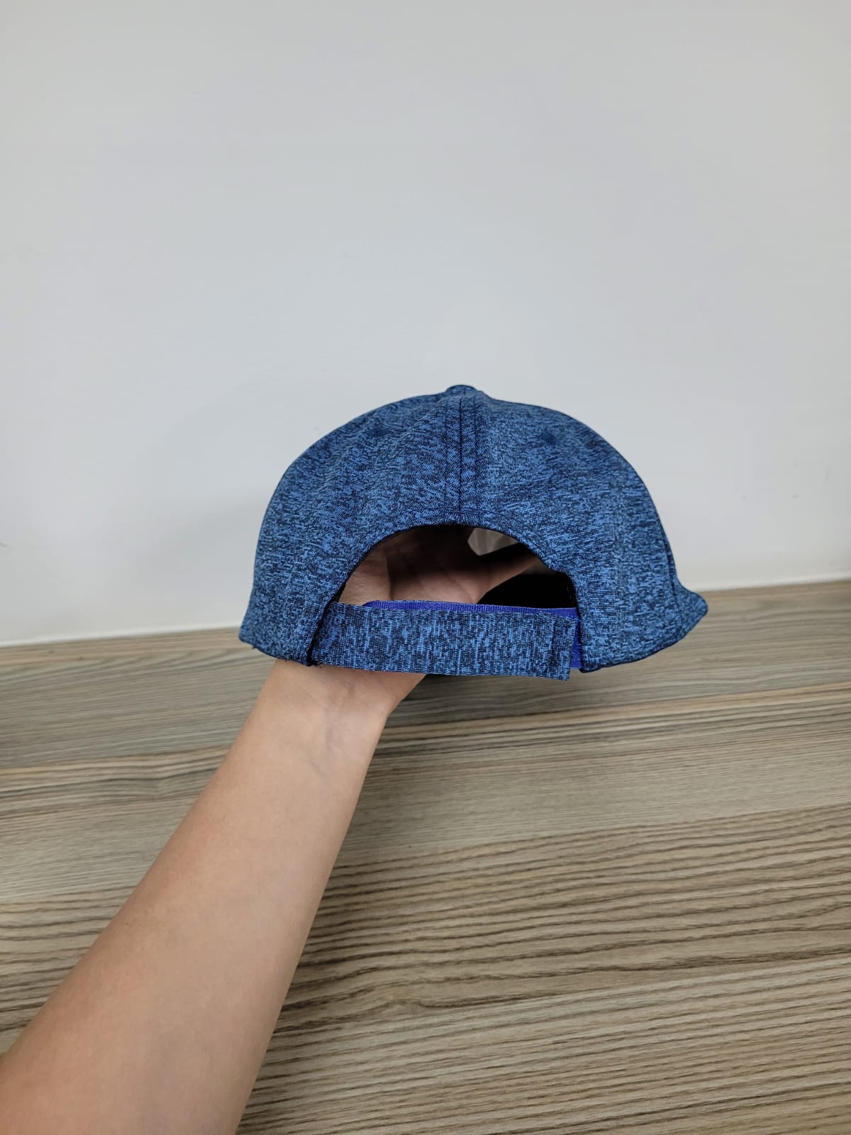 DKPS #271 GORRA PLANA JASPE POL 95% SPANDEX 5%.AJUSTE VELCRO
