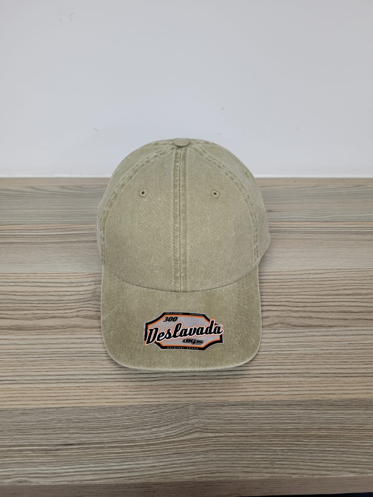 DKPS #300 GORRA DESLAVADA GAB PIGMENTADA 100% ALG. AJUSTE VELCRO