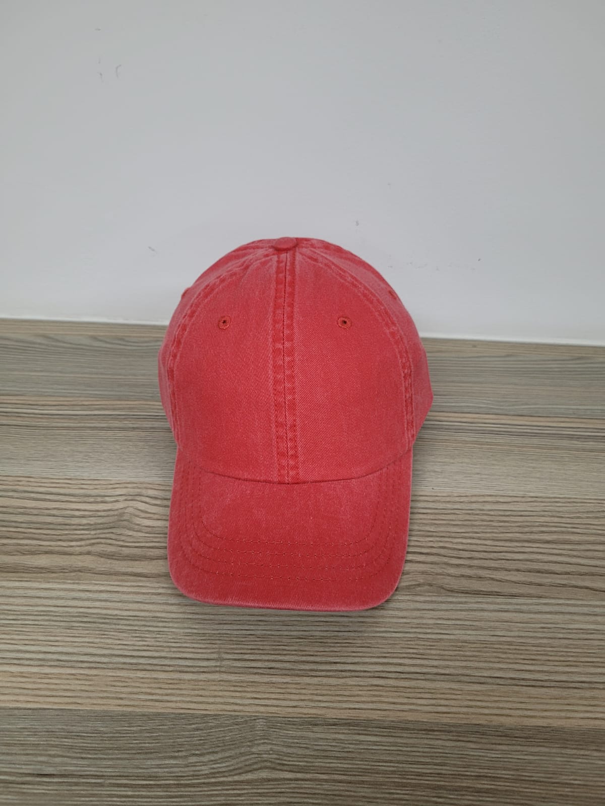 DKPS #300 GORRA DESLAVADA GAB PIGMENTADA 100% ALG. AJUSTE VELCRO