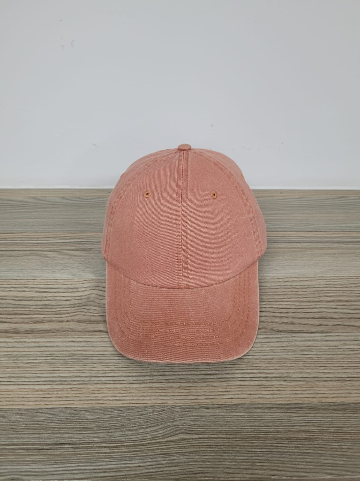 DKPS #300 GORRA DESLAVADA GAB PIGMENTADA 100% ALG. AJUSTE VELCRO
