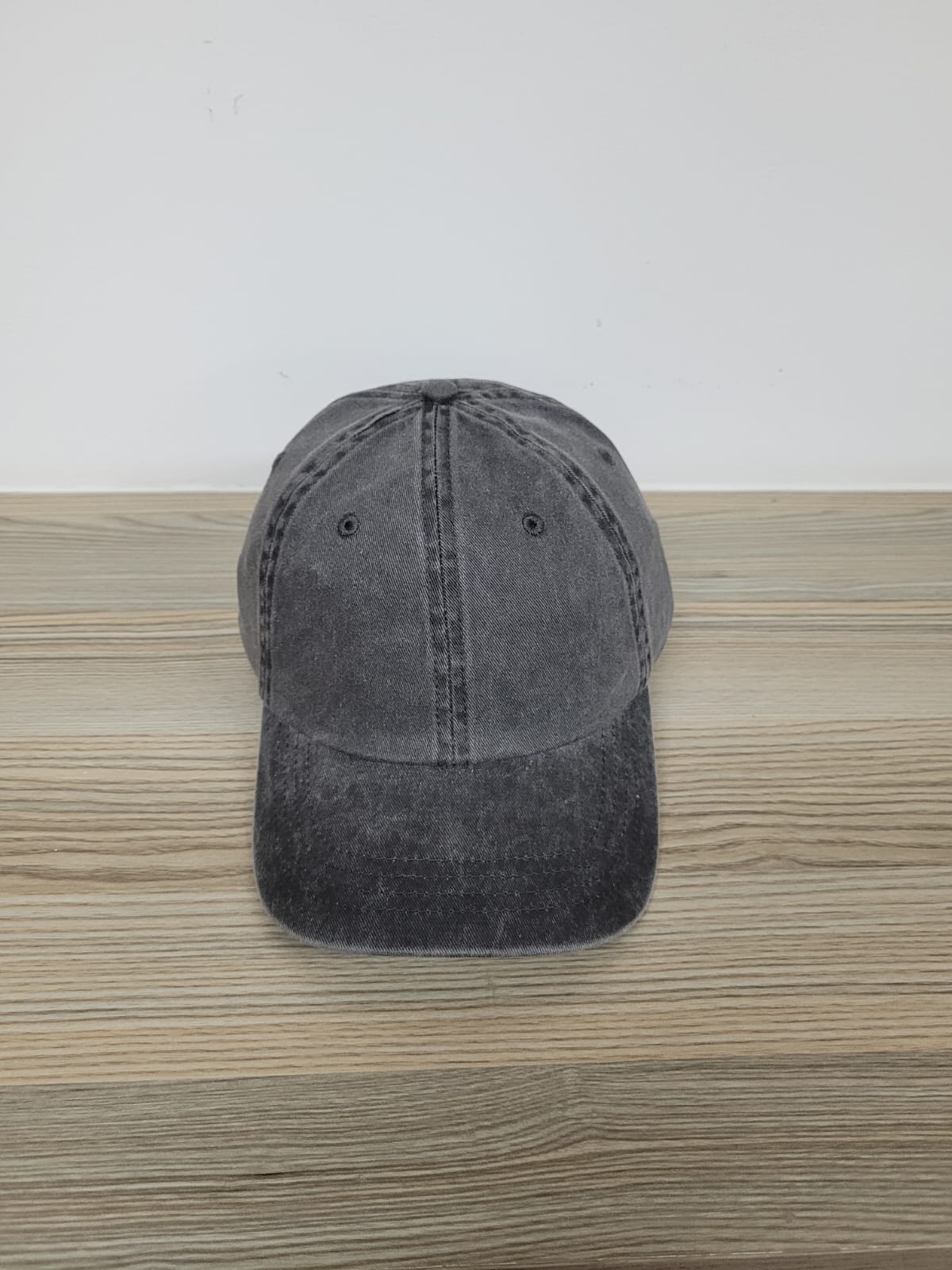 DKPS #300 GORRA DESLAVADA GAB PIGMENTADA 100% ALG. AJUSTE VELCRO
