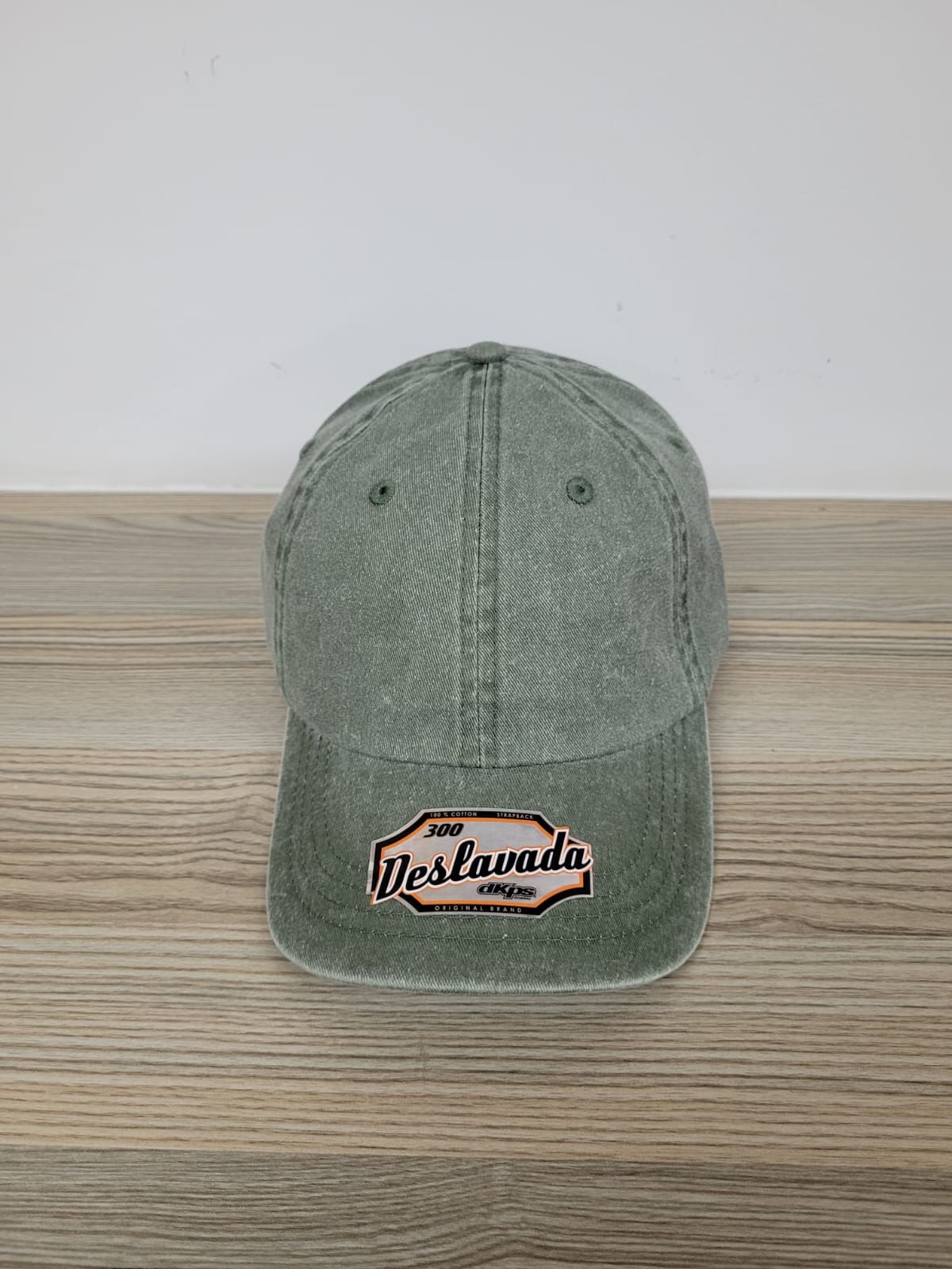 DKPS #300 GORRA DESLAVADA GAB PIGMENTADA 100% ALG. AJUSTE VELCRO