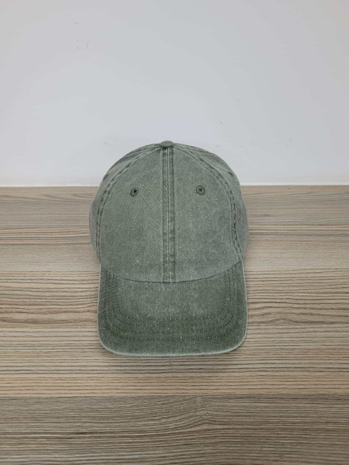 DKPS #300 GORRA DESLAVADA GAB PIGMENTADA 100% ALG. AJUSTE VELCRO