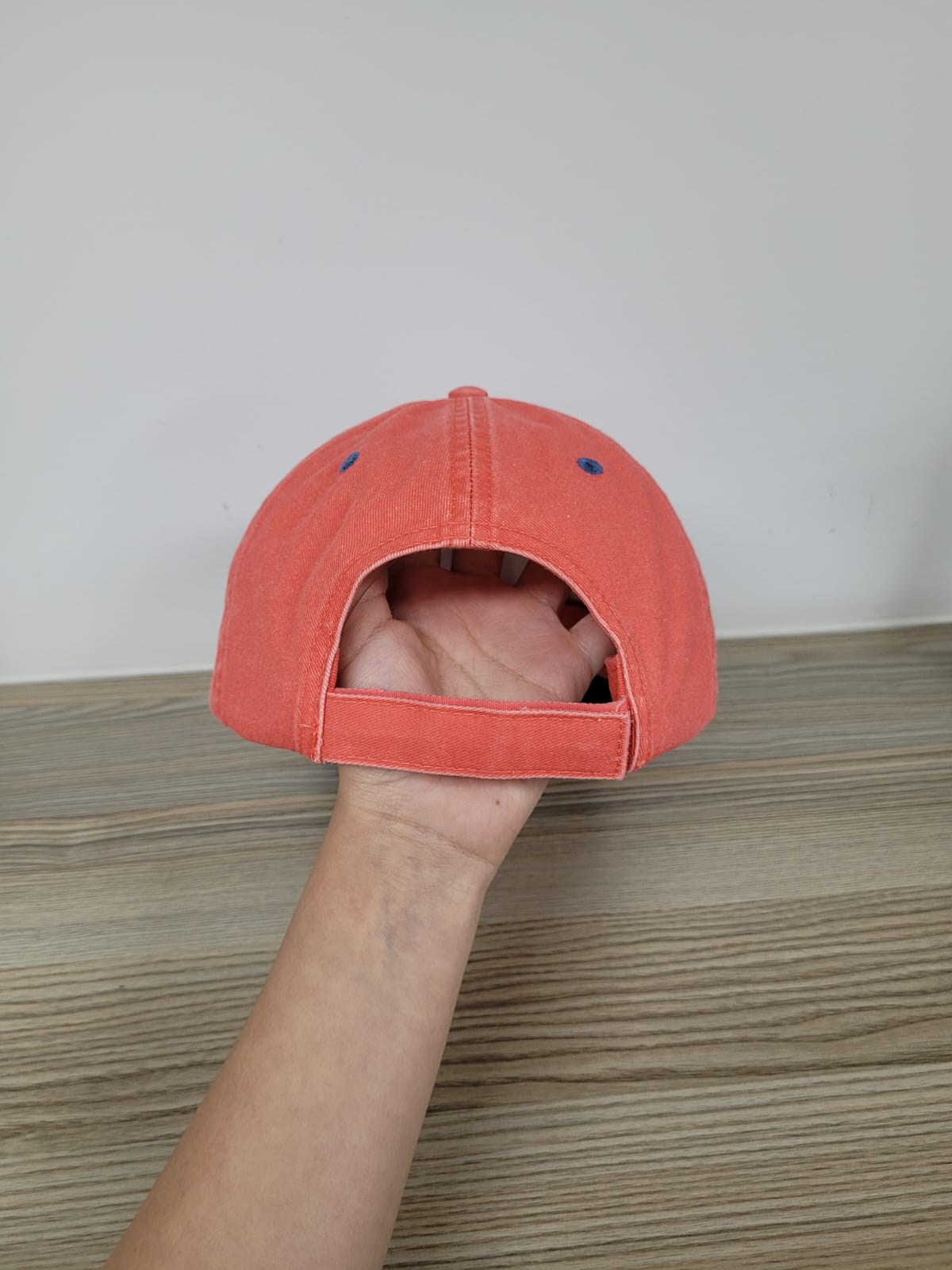 DKPS #301 GORRA DESLAVADA COMB GAB PIGMENTADA 100% ALG. AJUSTE VELCRO