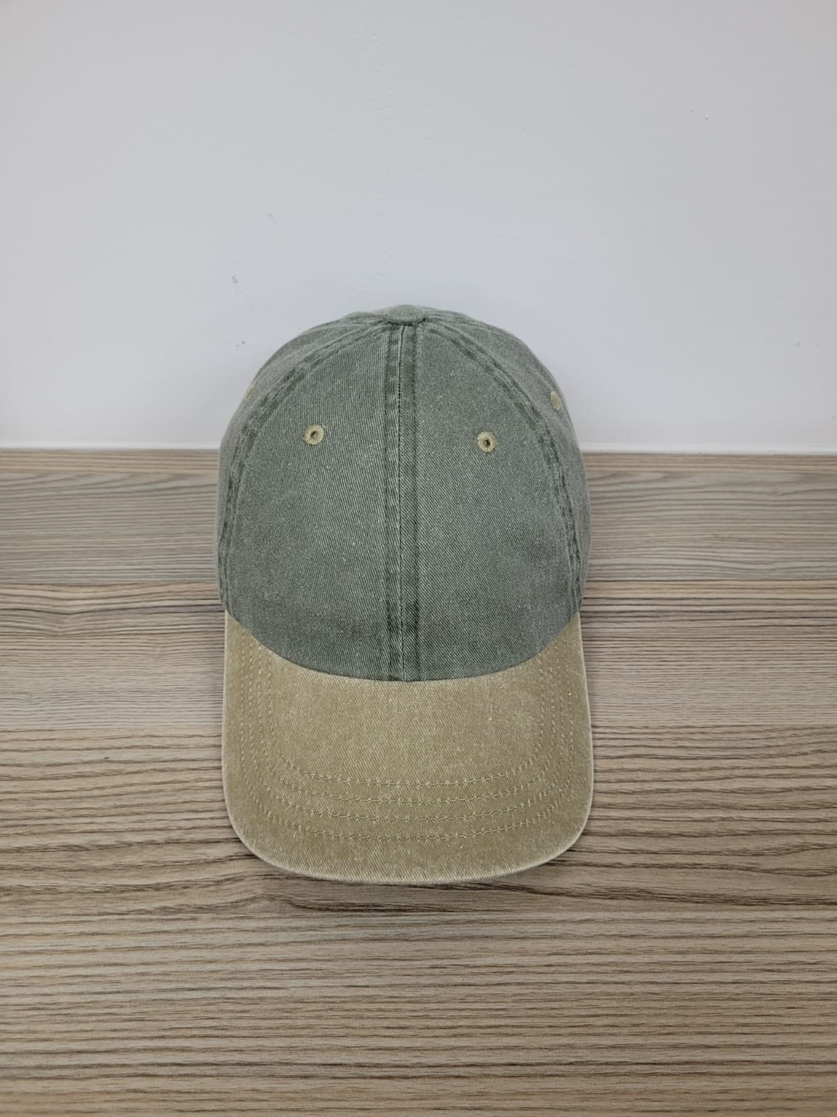 DKPS #301 GORRA DESLAVADA COMB GAB PIGMENTADA 100% ALG. AJUSTE VELCRO