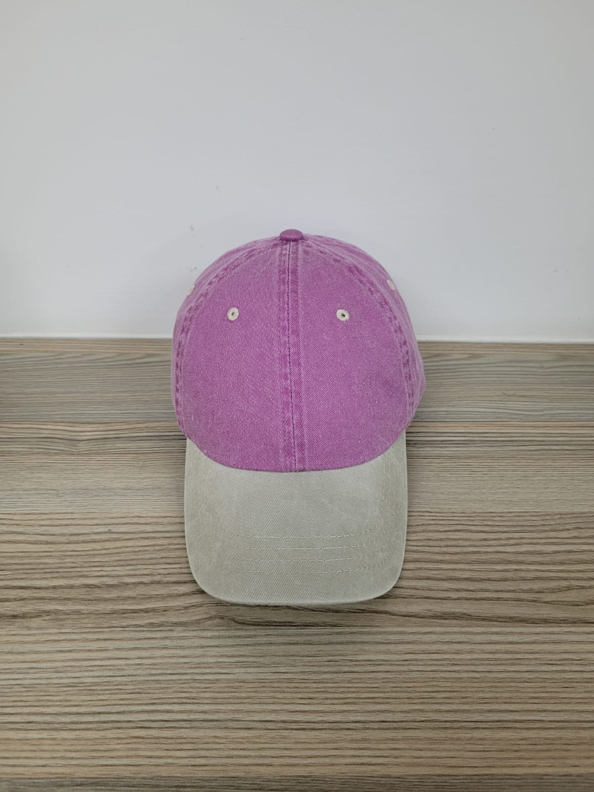 DKPS #301 GORRA DESLAVADA COMB GAB PIGMENTADA 100% ALG. AJUSTE VELCRO